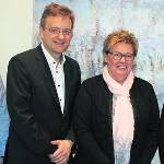 Frau Tuszinki neben dem Schulleiter Markus Eiden